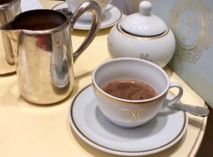 chocolat chaud chez Meert - salon de thé à lille