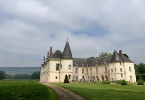Château Condé-en-Brie - extérieur avec ciel gris