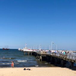 Pologne-Sopot-jetee-vue-de-loin