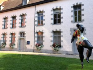 Mons-expo-Niki-de-Saint-Phalle-cour-Mayeur-Nana
