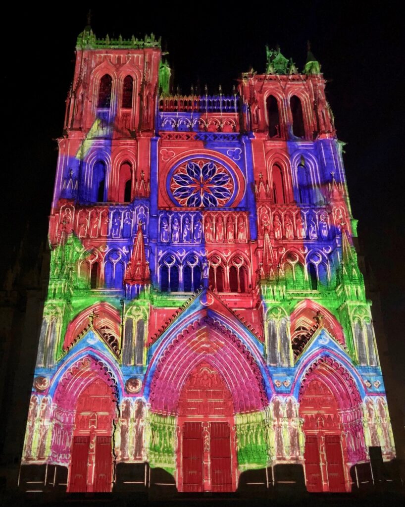 Amiens Avec Chroma La Cath drale Enfile Ses Habits De Couleur amiens-avec-chroma-la-cath-drale-enfile-ses-habits-de-couleur
