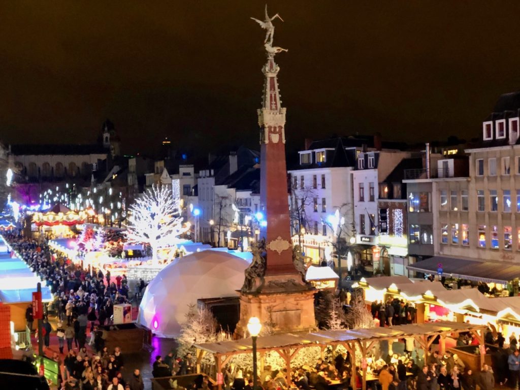 Bruxelles Plaisirs d'hiver marché Noël vu de haut