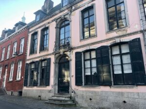 Mons Belgique belle maison