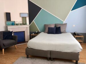 Saint-Quentin Les Nuits Pastel chambre Art déco