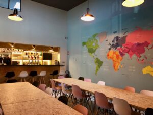 Rouen hostel Share and Cheers bar