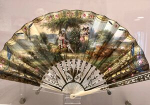 Musee-de-la-nacre-et-de-la-tabletterie-meru-eventail-trois