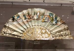 Musee-de-la-nacre-et-de-la-tabletterie-meru-eventail-un