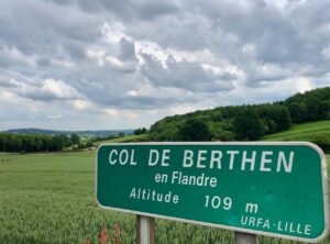 Reseau-points-noeuds-velo-monts-de-flandre-panneau-col-berthen