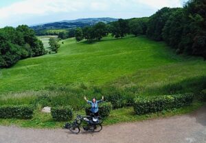 Reseau-points-noeuds-velo-monts-de-flandre-photo-drone-panorama-abbaye-mont-des-cats
