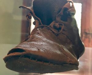 Bruges-musee-Gruuthus-chaussure