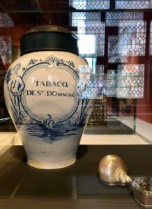 Bruges-musee-Gruuthus-pot-a-tabac