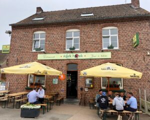 Trois-estaminets-Het-Kerk-Hoek-Terdeghem-exterieur