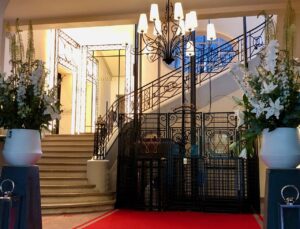 Le-Touquet-Westminster-entree-et-ascenseur