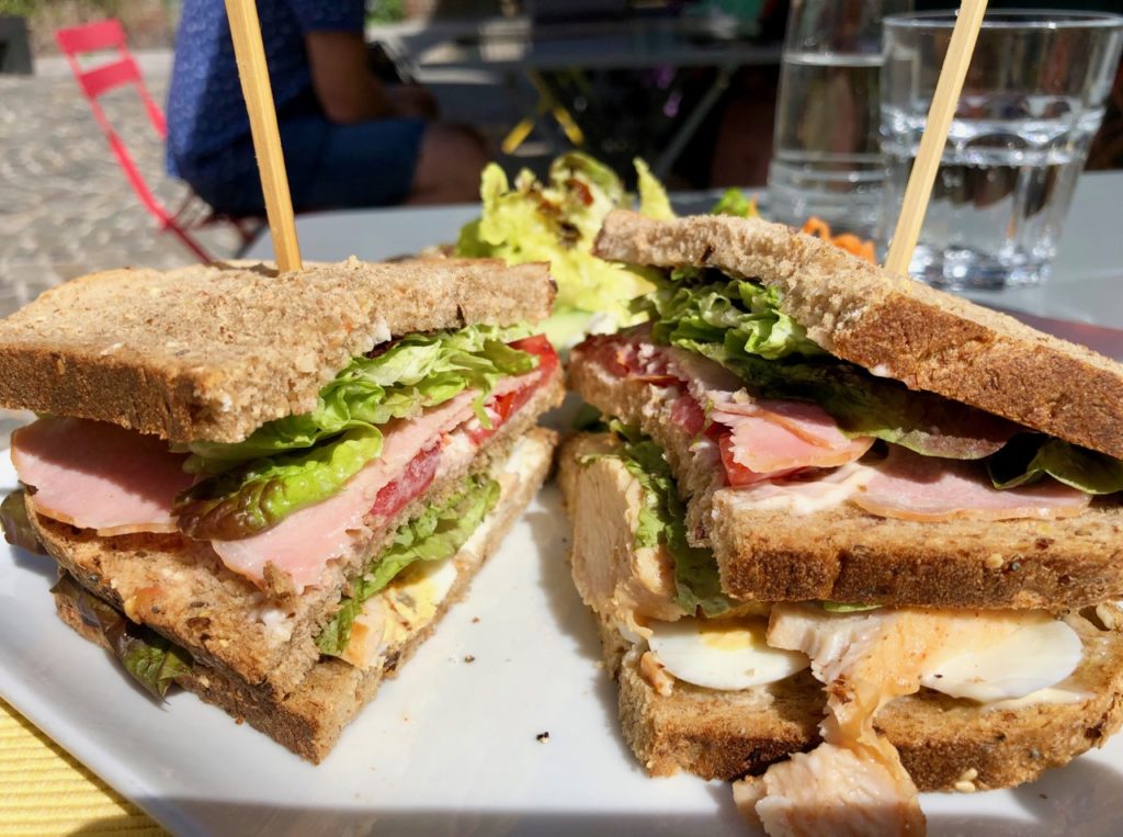 Spa-sandwicherie-a-table-sandwich