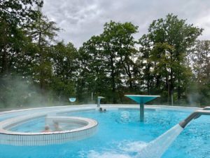 Wallonie-Spa-thermes-piscine-dehors