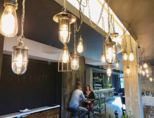 Hotel-Louvre-Lens-restaurant-Galibot-lampes