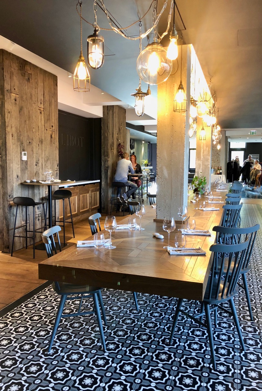 HotelLouvreLensrestaurantGalibotvuesallehauteur Plus au nord