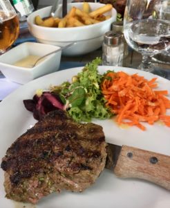 Mont-des-Cats-auberge-Catsberg-steak-grille-romarin