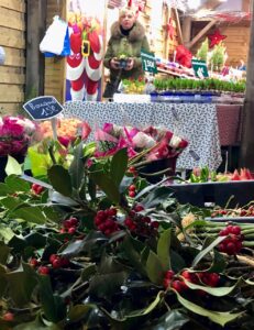 Arras-marche-de-Noel-marchande-de-houx