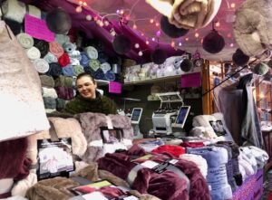 Arras-marche-de-Noel-stand-plaids-polaire