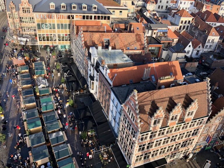 Gand-Marche-de-Noel-vu-de-grand-roue - Plus au nord Gand-Marche-de-Noel-vu-de-grand-roue - Plus au nord