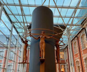 Royal-Hainaut-Spa-et-Resort-Hotel-Valenciennes-verriere-sculptures