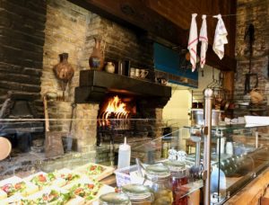 Bergues-restaurant-Le-Bruegel-feu-de-cheminee