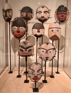 Boulogne-sur-Mer-a-l-abri-chateau-musee-masques
