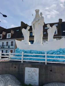 Pas-de-Calais-nos-plages-Le-Portel-statue-Vierge