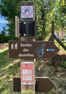 Saint-Jans-Cappel-sentier-des-Jacinthes-panneau
