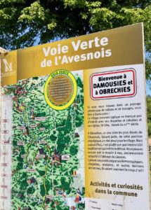 Voie-verte-de-l-Avesnois-panneau-damousies-et-obrechies