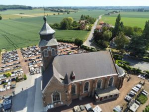 Village patrimoine Flandre Renescure église vue au drone