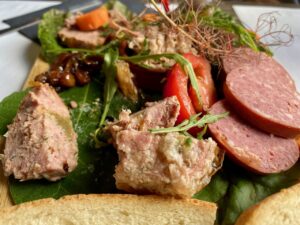 Estaminet-Het-Kasteelhof-Cassel-planche-aperitive