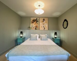 Chambres-d-hotes-Plumes-et-Coton-Ecurie-chambre-Plumes-grand-angle