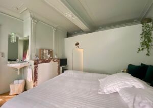 PieuX-Montreuil-sur-Mer-chambre-avec-lavabo