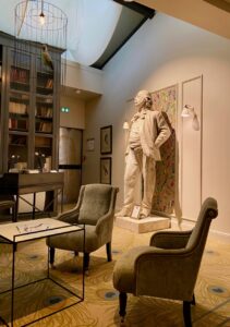 Rouen-hotel-Flaubert-statue-auteur