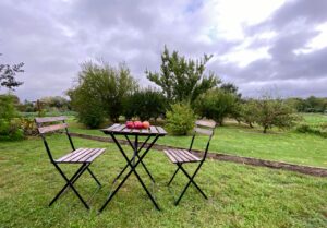 Week-end-Amiens-Au-Jardin-sur-l-eau-table-de-jardin