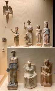 Amiens-musee-de-Picardie-statuettes-en-terre-cuite