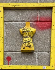 Street-art-a-roubaix-buste-jaune