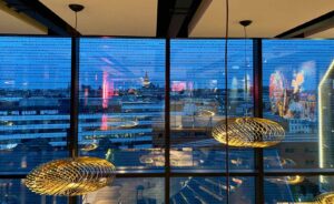 Nū-Restaurant-Lille-derriere-baies-vitrees