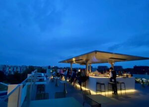 Nū-Restaurant-Lille-rooftop-grand-angle-soir