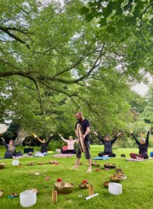 Zen-en-baie-yoga-avec-tambour