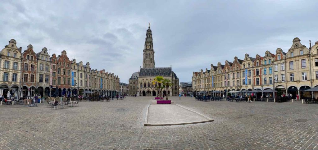 Arras-capitale-Pas-de-Calais-beffroi-vue-panoramique