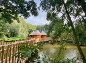 Domaine-Natureza-cabane-du-Lac-grand-angle
