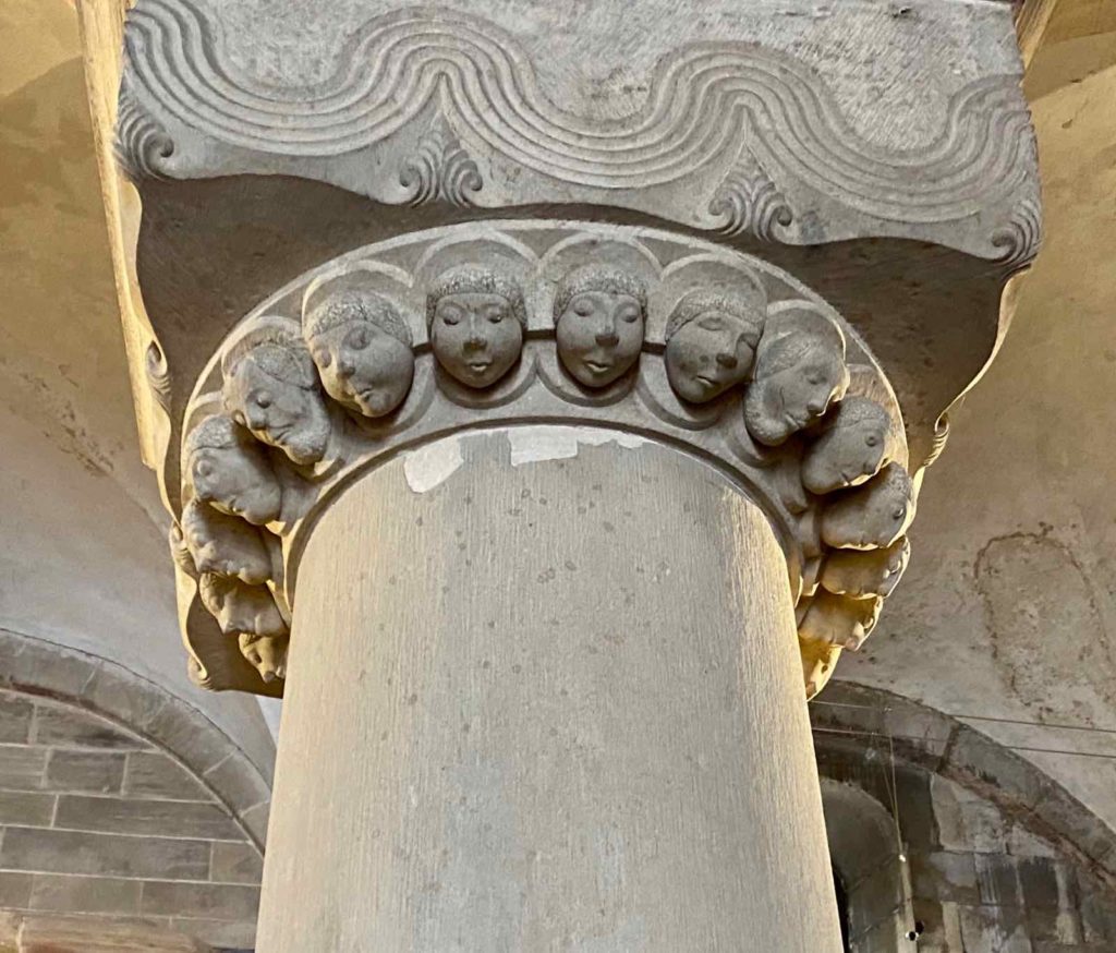 Rosheim-eglise-interieur-pilier