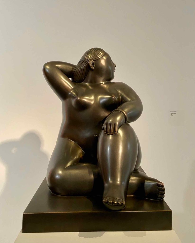 Fernando-Botero-Femme-assise--collection-privee