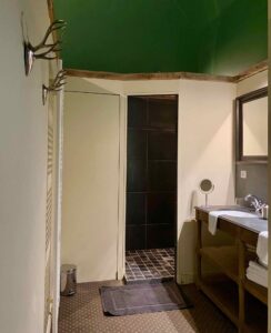 Morienval-gite-L-Instant-La-Vue-salle-douche-Golf