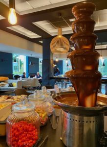 Le-Marque-Page-Restaurant-et-Lounge-Bar-fontaine-a-chocolat