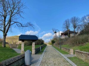 Cote-belge-en-tram-La-Panne-parc-dunaire-Kykhill-chemin-acces