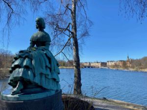 Stockholm-sculpture-femme